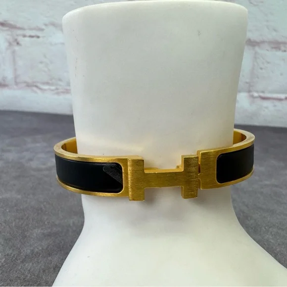 Hermes Clic H Bracelet Black Gold PM - Picture 3 of 9